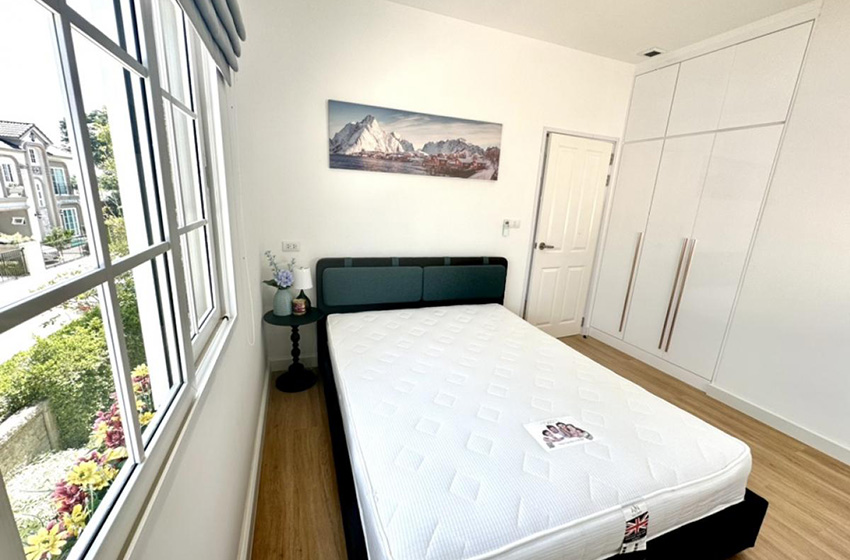 House with Shared Pool in Bangnatrad 